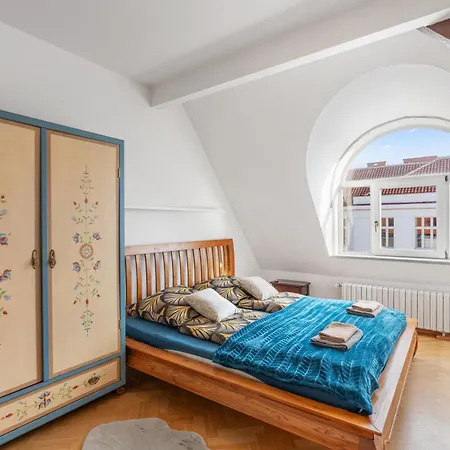 Grand Gallery Riverside Apartment