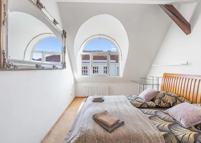 Grand Gallery Riverside Apartment *