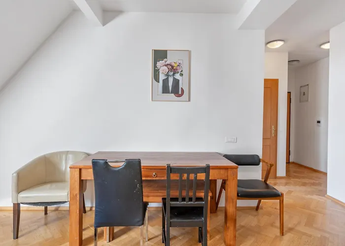 Grand Gallery Riverside Apartment *